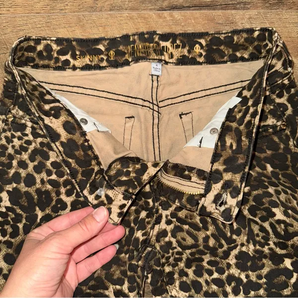 Jennifer Lopez Cheetah Print Skinny Jeans - Image 12