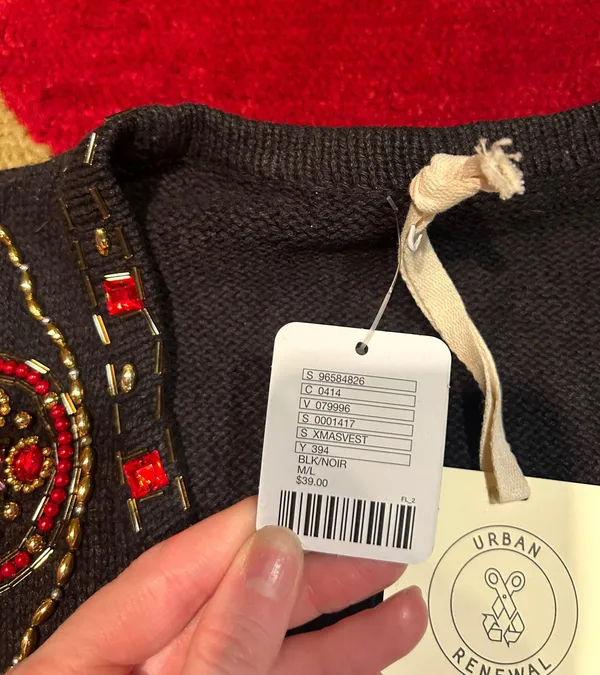 Urban Renewal NWT Urban Outfitters Black Button Sweater Vest Beaded Sequins M/L - Image 4