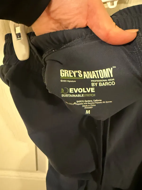 Greys Anatomy Barco Scrub Set - Image 6