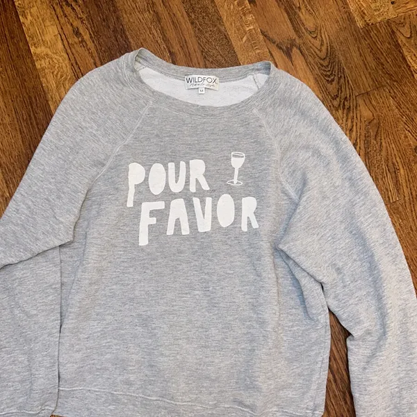 Wild fox medium pour favor grey sweatshirt medium crew neck - Image 5