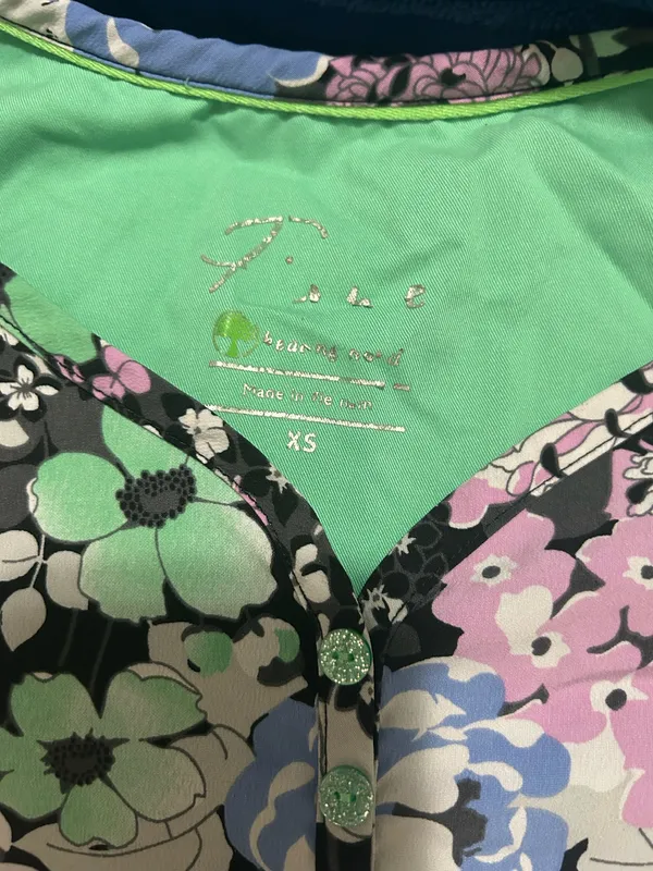 Healing Hands Scrub top - Image 3