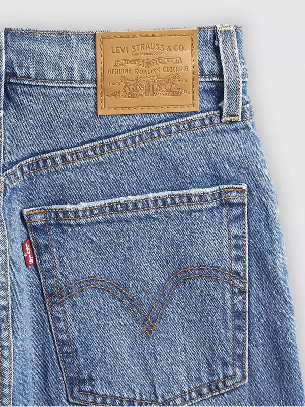 Levi’s Ribcage Straight Jean Size 28 - Image 5