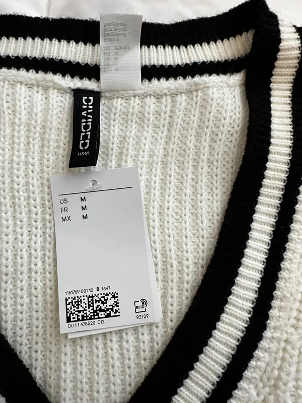 H&M Sweater Vest - Image 2