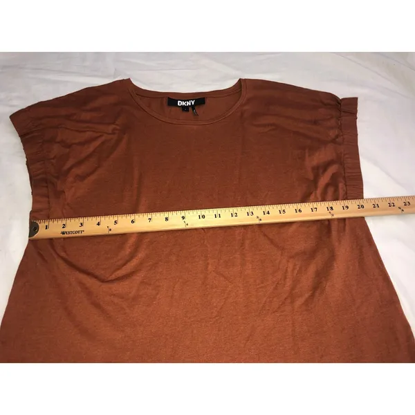 DKNY Knit Top Size L Rust Short Sleeve Drop Shoulder Elevated Tee Relaxed Fit - Image 6