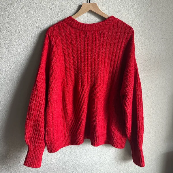 ❤️Old Navy Red Crew Neck Cable Knit Sweater - Image 4