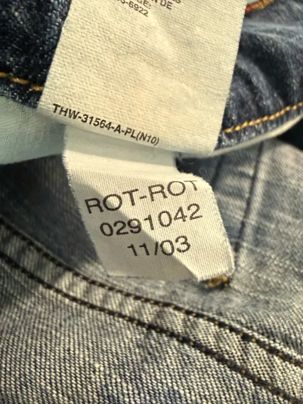 Tommy Hilfiger Classic Indigo Denim Jean Shorts Preppy/Y2k vibes Size‎ 8 - Image 7
