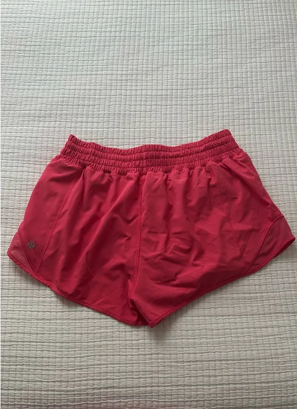 Lululemon Hotty Hot High-Rise 2.5" - Image 2