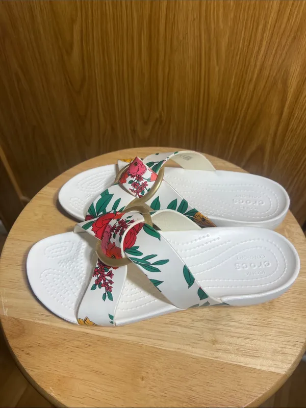 CROCS White Floral Slide Sandals with Gold Ring - Image 2