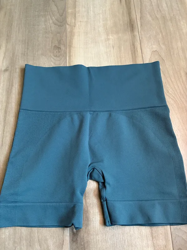 Set Active Sculptflex bike shorts size small teal  - Image 2