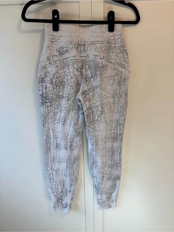 Lululemon‎ Women’s Warm Down Jogger Thread Dye White Black Pattern Size 0 - Image 11