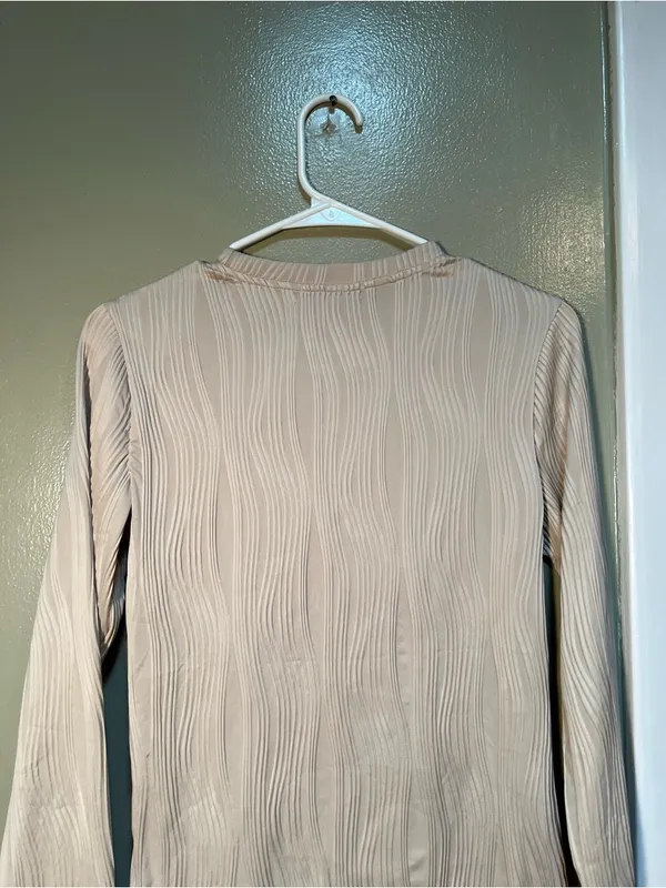 Zesica Women's Size Small Long Sleeve Top Crewneck Beige Ribbed Textured Stretch - Image 9