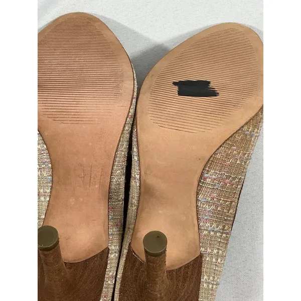 Womans Excellent Condition Carlos Santana Classic Slip On Stiletto Pumps 10M Tan - Image 8