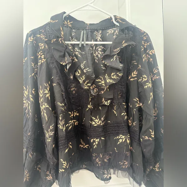 Anthropologie ruffled v neck popover blouse - Image 4