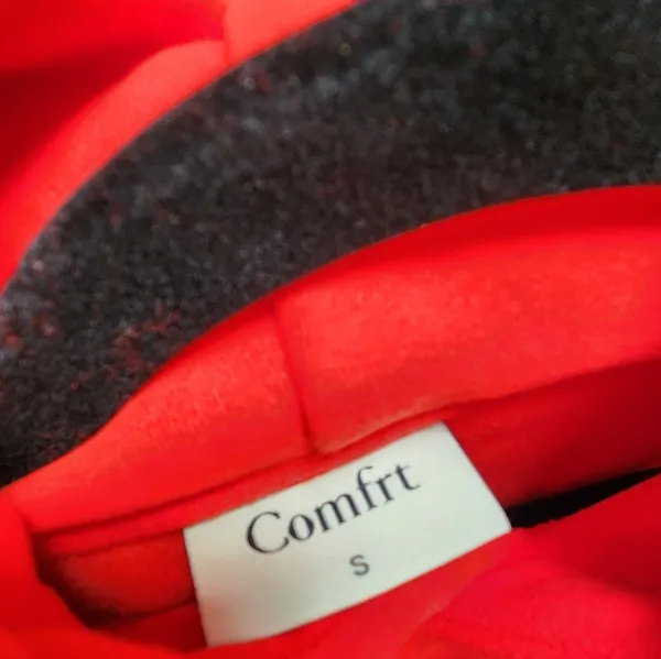 Comfrt Minimalist Hoodie Crimson unisex Size Small - Image 5