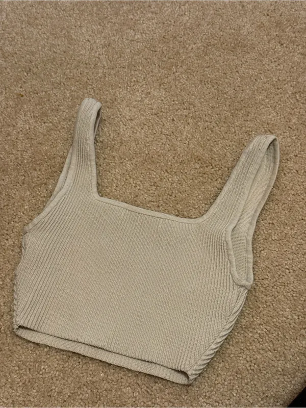 Aritzia Babaton Beige Ribbed Square-Neck Crop Tank - Image 3