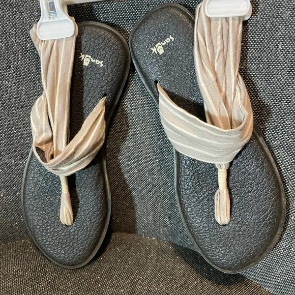 Sanuk Black and Tan Women's Sandals - Image 2