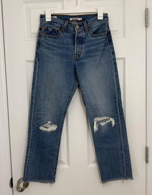 Levi’s Wedgie Straight Jeans Women’s 26 Button Fly Frayed Hem Blue Denim - Image 5