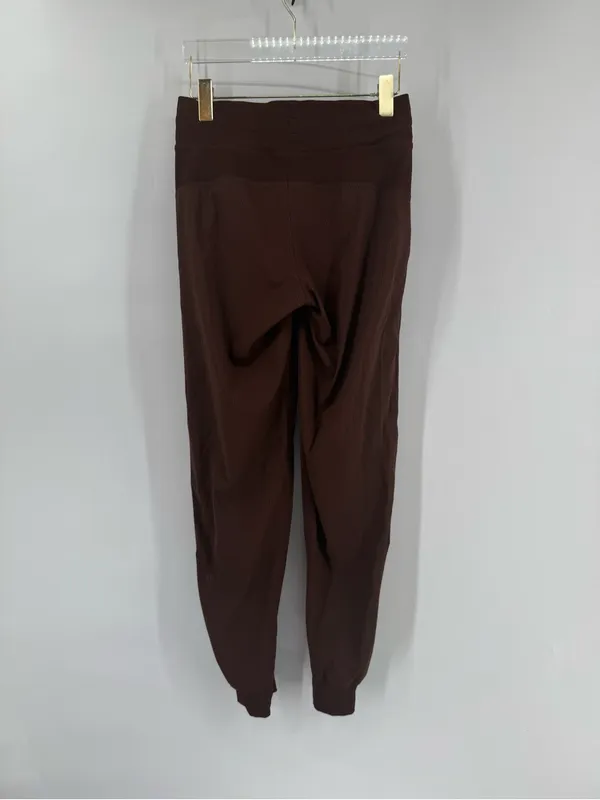 Lululemon‎ Dance Studio Mid-Rise Jogger Full Length
Java size 4 - Image 4