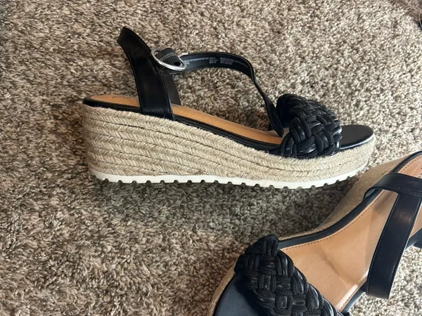Wedge Heels Time and Tru Black 9 - Image 2