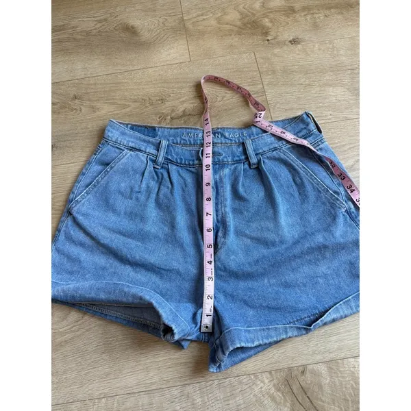 EUC American Eagle Mom Shorts Women's Size 8 High Rise Cuffed Denim Jean Pleated - Image 6