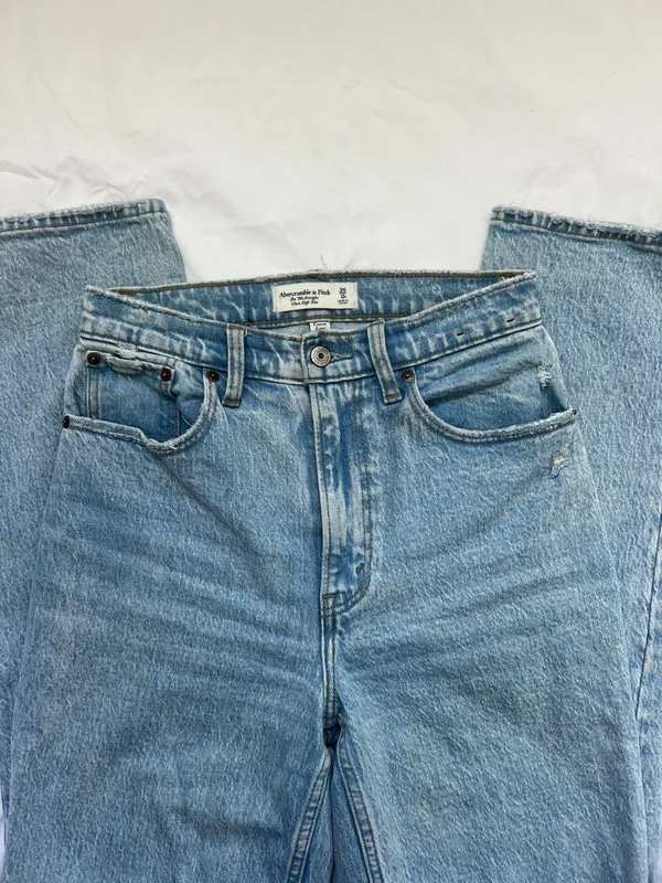 Abercrombie The 90s Straight Ultra High Rise - Image 3