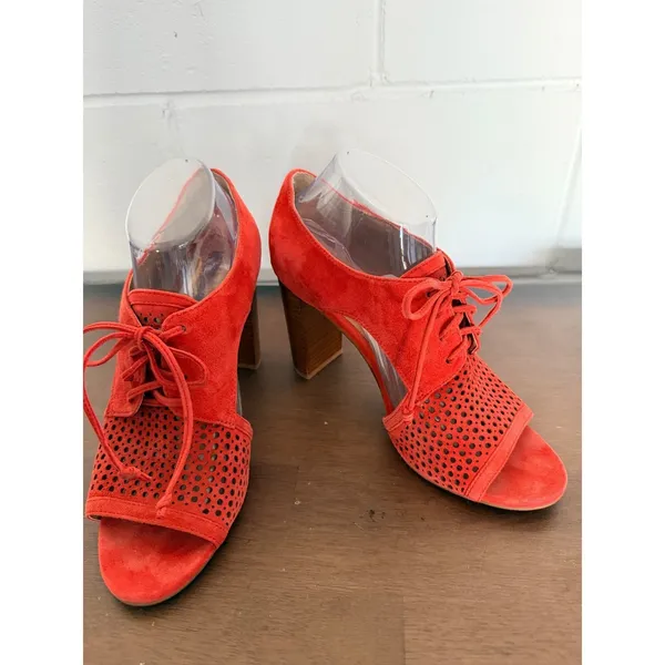 Tahari Coral Megyn Suede Laser Cut Lace Up Peep‎ Toe Block Heel Shoes Size 9 - Image 2