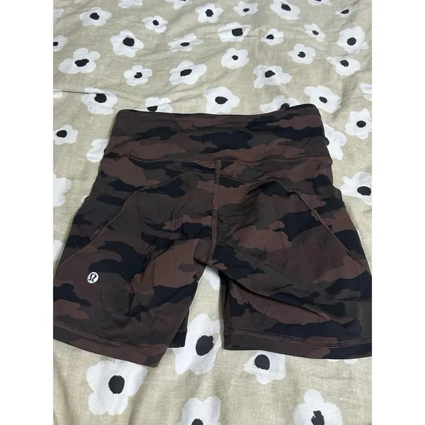Lululemon brown camo shorts - Image 5