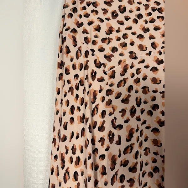 Theory Asymmetric Leopard Tan and Black Silk Midi Skirt Size 10 - Image 8