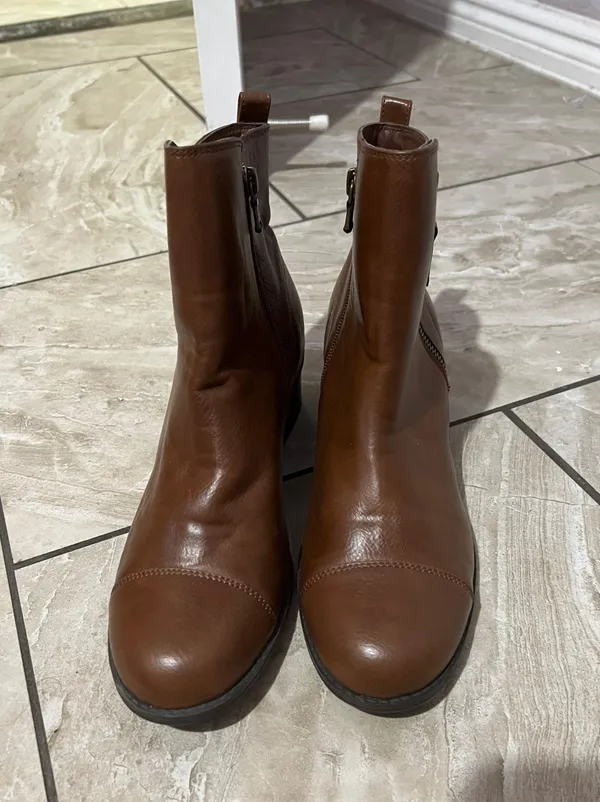CHAPS Brown Ankle Boots - Image 4