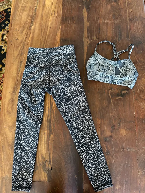 Active set: Feel feisty in this print with reversible bottoms - Image 2