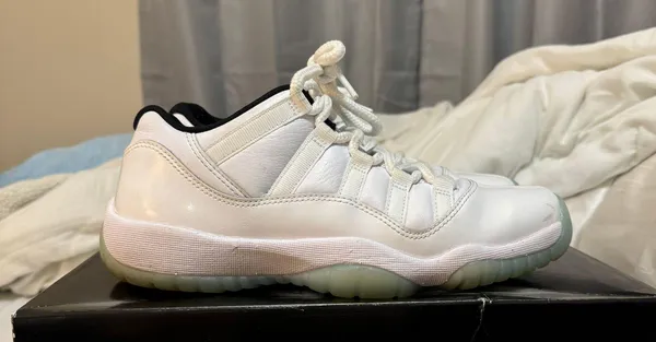 Jordan Air 11 Retro Low (GS) - Image 3