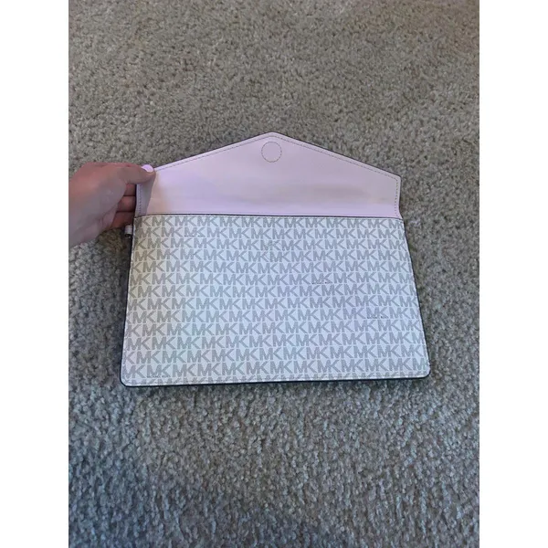 Michael kors large envelope purse missing strap imperfect - Image 6