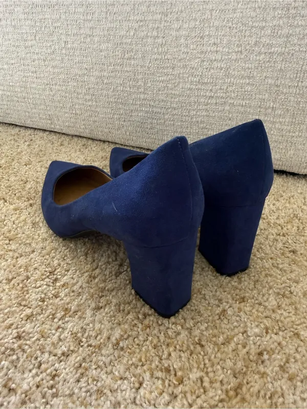 14th & Union Women's Navy Pointed-Toe Suede Pumps - Image 3
