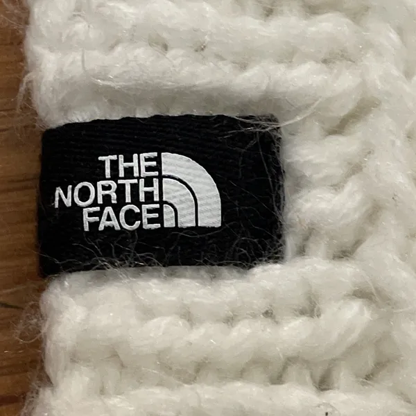 The North Face White Cable Knit Beanie Pom Womens One Size - Image 4