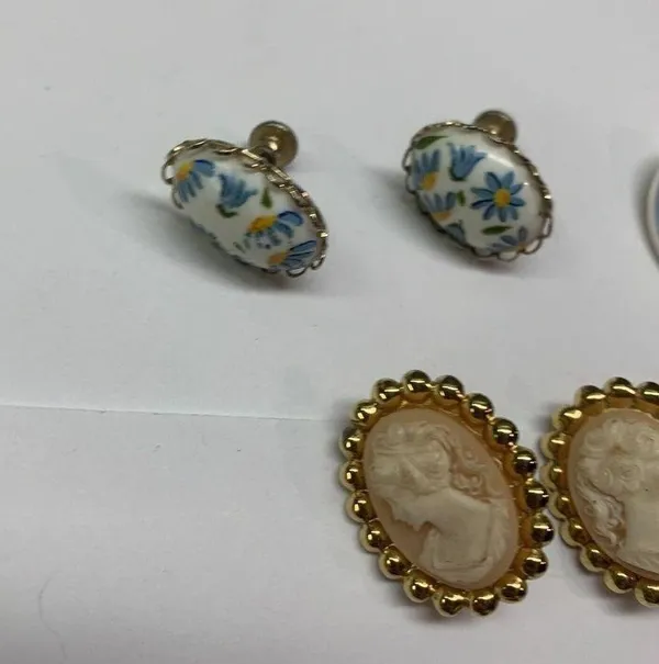 Lot Of 4 Pretty Vintage - Modern Clip On Screw On Costume Earrings - Image 2