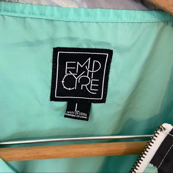 Empyre Hooded Wind Breaker Jacket. Size Large. Green - Image 3