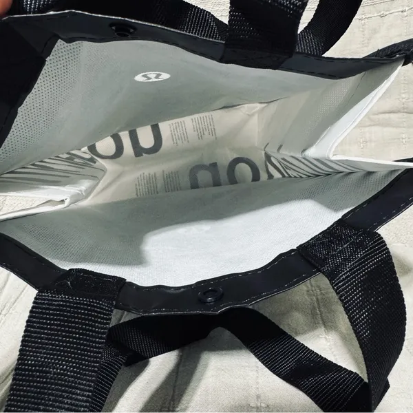 Lululemon Athletica Reusable Monochrome Tote‎ - Image 9