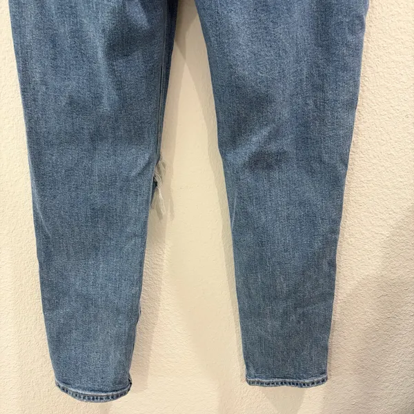 American Eagle Strigid High Waisted Ripped Mom Jean Size 4 Regular - Image 8