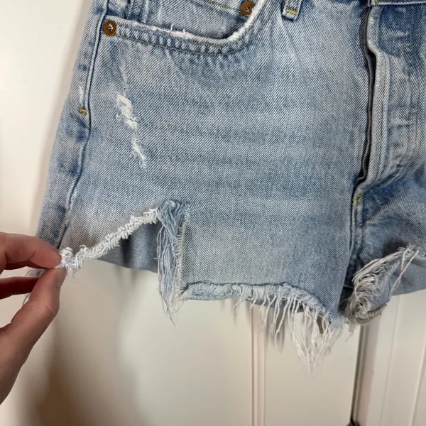 AGOLDE Parker Distressed‎ Denim Cut Off Shorts Light Wash Blue size 26 - Image 2