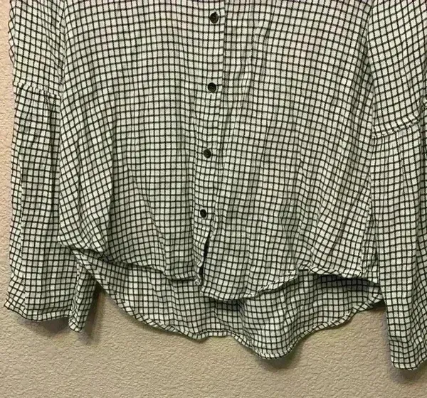 Madewell White with black window pane plaid sz M bell sleeves button down academia preppy - Image 4