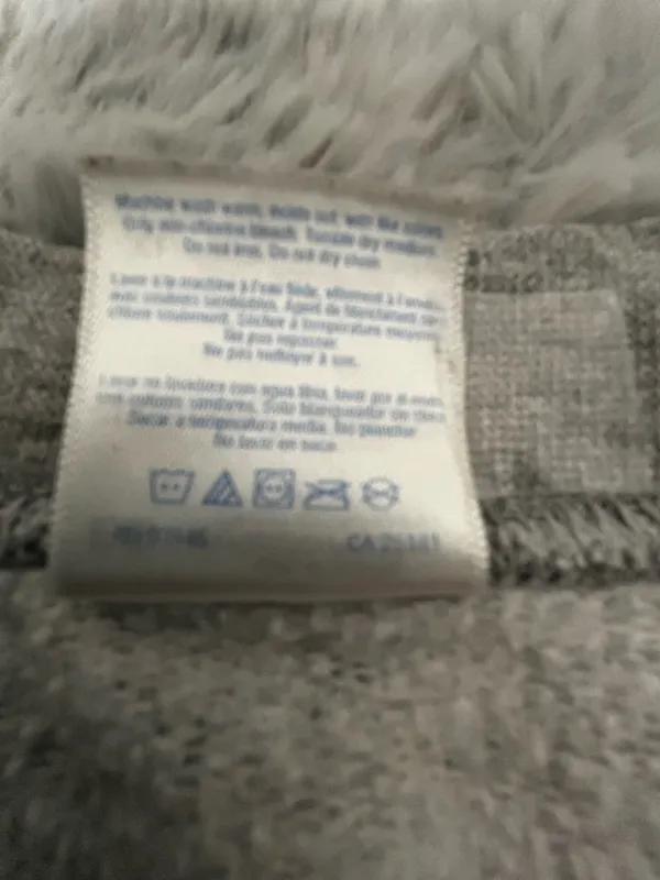 Gildan Gray Sweatshirt with Vintage Santa Graphic - Image 6
