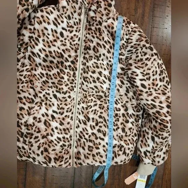 GB women's puffer jacket leopard print size M New - Image 10