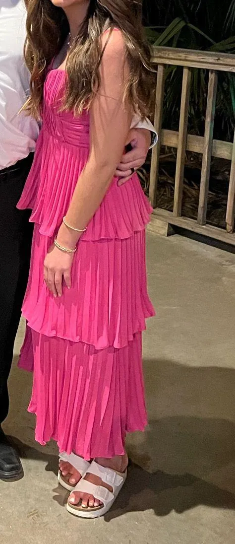 Pink tiered midi dress - Image 4