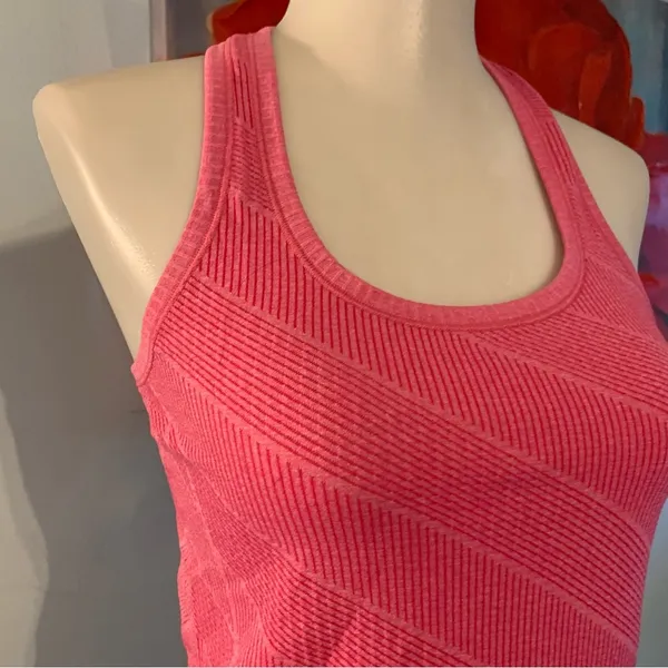 Lululemon Swiftly Tech Racerback EUC, size 4 Bright pink color - Image 2