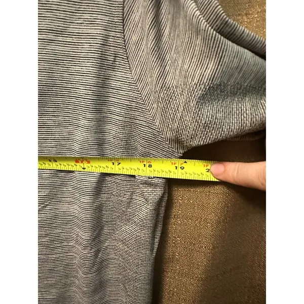Lululemon Woman Swiftly Tech Crew Long Sleeve Shirt Grey Size 8 - Image 6