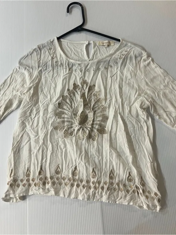 Embroidered White Women's Long-Sleeve Boho Top - Image 7