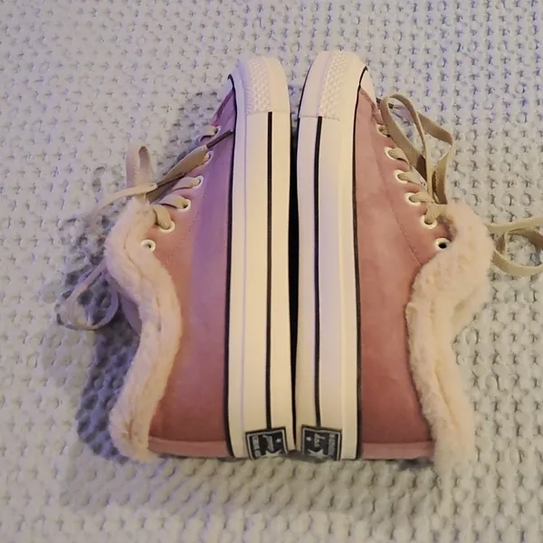 M GENERAL MING JIANG - Pink velour converse-like athletic shoes - Womens 8.5 (2) - Image 4