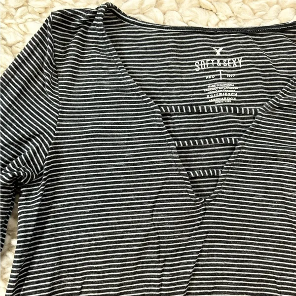 AE flare sleeve stripe soft sexy tee XS - Image 5