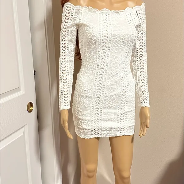 Windsor Elegant White Lace Off-Shoulder Dress - Image 5