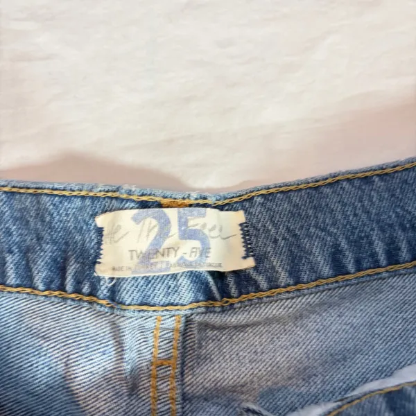 We the Free womens high rise crop straight leg jeans. Sz 25. distressed fray hem - Image 5